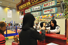 無料ドリンクコーナー！　　山梨県軽自動車協会　軽自動車まつり