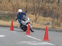 グッドライダーミーティング　白バイ隊による模範走行